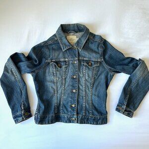 H&M Women’s Classic Denim Jacket – US Size 8 (S/M) Super cute and timeless